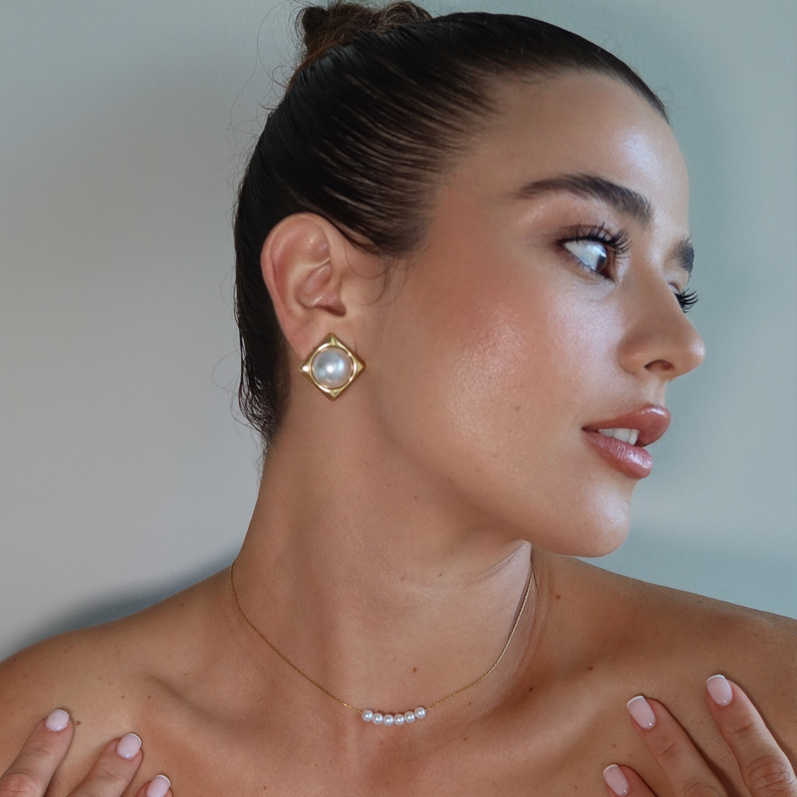 CLAM EARRINGS